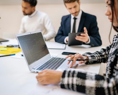 Cómo convertir tus ahorros en el primer capital para emprender un negocio