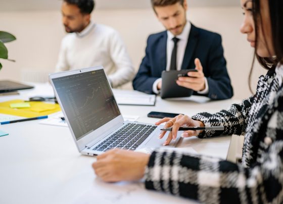Cómo convertir tus ahorros en el primer capital para emprender un negocio