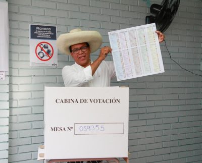 Dólar sube a S/ 3.44 en medio de tensión electoral por avance de Roberto Sánchez