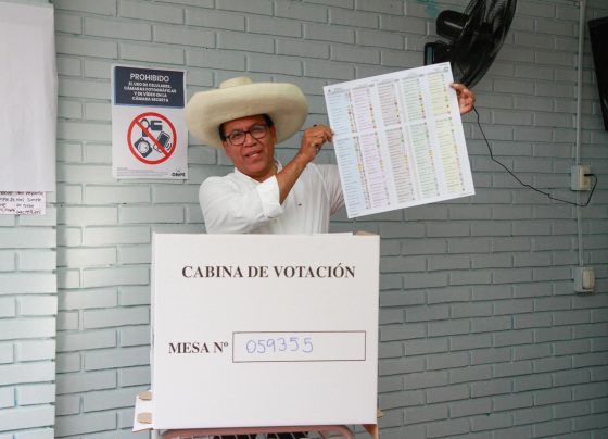 Dólar sube a S/ 3.44 en medio de tensión electoral por avance de Roberto Sánchez