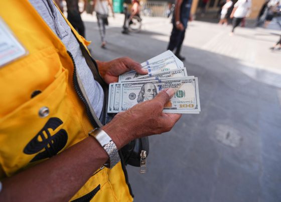 Dólar supera los S/ 3,50 y alcanza su nivel más alto en siete meses en medio de incertidumbre política