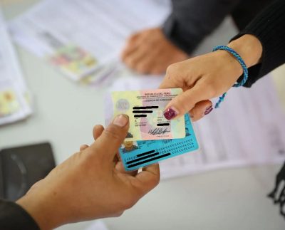 ¿Cuántas licencias fueron canceladas e inhabilitadas definitivamente por conducir en estado de ebriedad en los últimos 10 años?