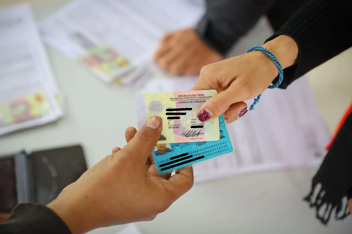 ¿Cuántas licencias fueron canceladas e inhabilitadas definitivamente por conducir en estado de ebriedad en los últimos 10 años?