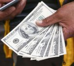 Dólar arranca mayo a la baja y acumula caída semanal de 2.28% frente al sol