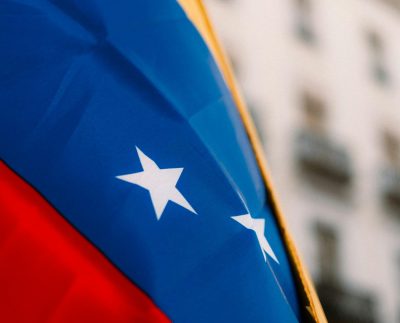 Más del 80 % de venezolanos en Perú participa activamente en la economía