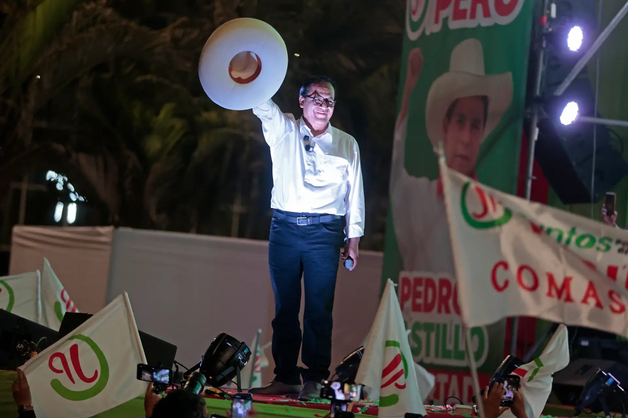 Las propuestas económicas de Juntos por el Perú, el partido de Roberto Sánchez