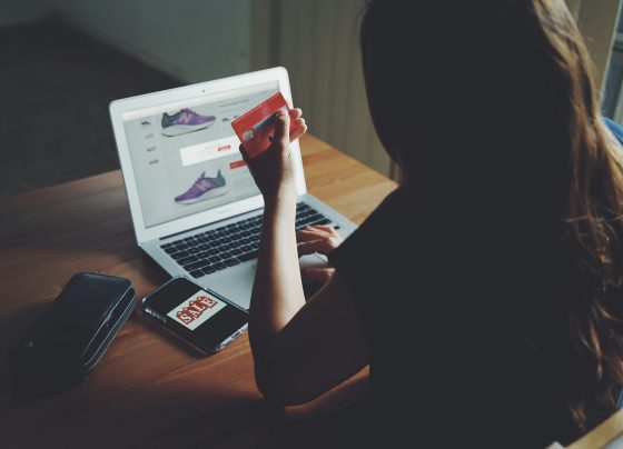 Emprender en redes sociales sin perder dinero: claves para vender con más seguridad