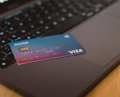 Cómo actuar ante compras, transferencias o movimientos bancarios que no reconoces