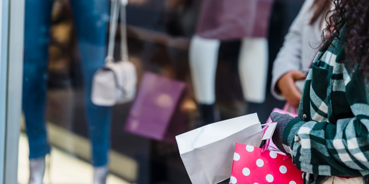 Tiendas por departamento no pueden impedir cambios o devoluciones de productos adquiridos en sus outlets