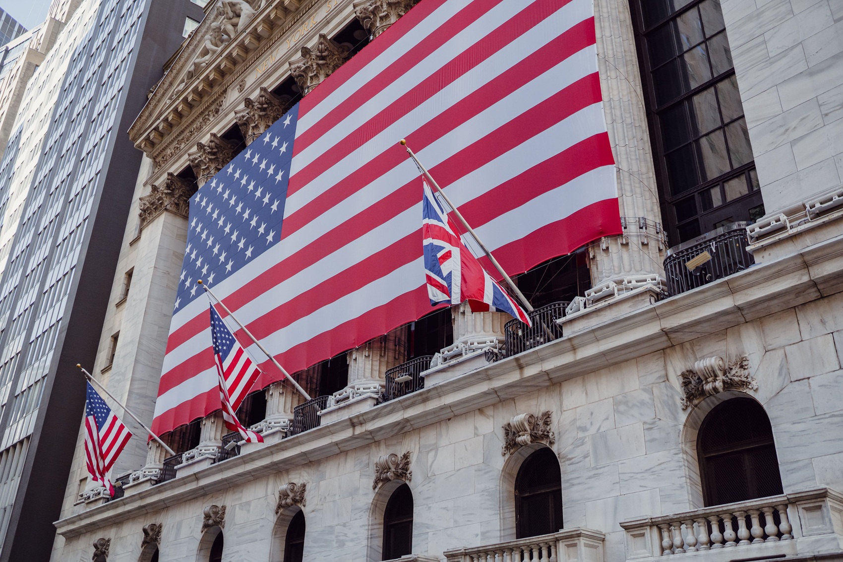Wall Street cierra una semana de ganancias impulsada por la Fed y el acuerdo entre EE.UU. e Irán