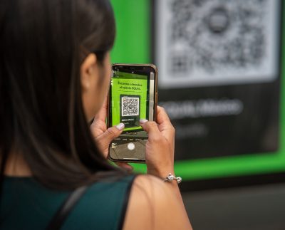 Cinco modalidades de estafa con códigos QR que usan los ciberdelincuentes para robar dinero y datos