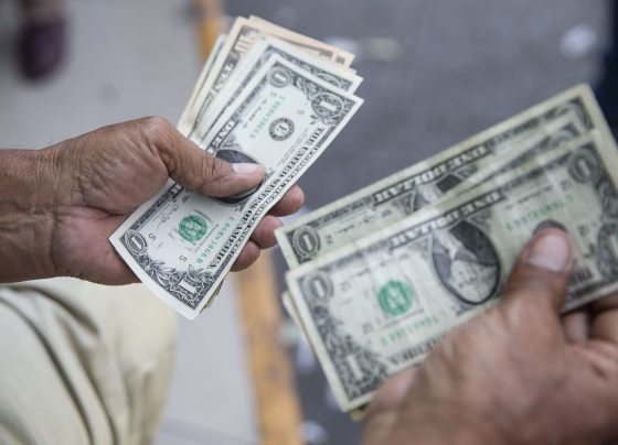 Deuda de EE. UU. pone al dólar y al oro bajo la lupa de los mercados