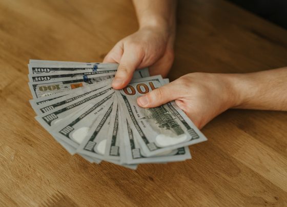 Soles vs. dólares: ¿a cuál de las dos monedas le pones la cinta de capitán en tu fondo de emergencia?