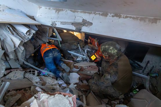 Terremotos en Venezuela dejan alrededor de 3 mil muertos y pérdidas económicas estimadas en más de US$ 10 000 millones