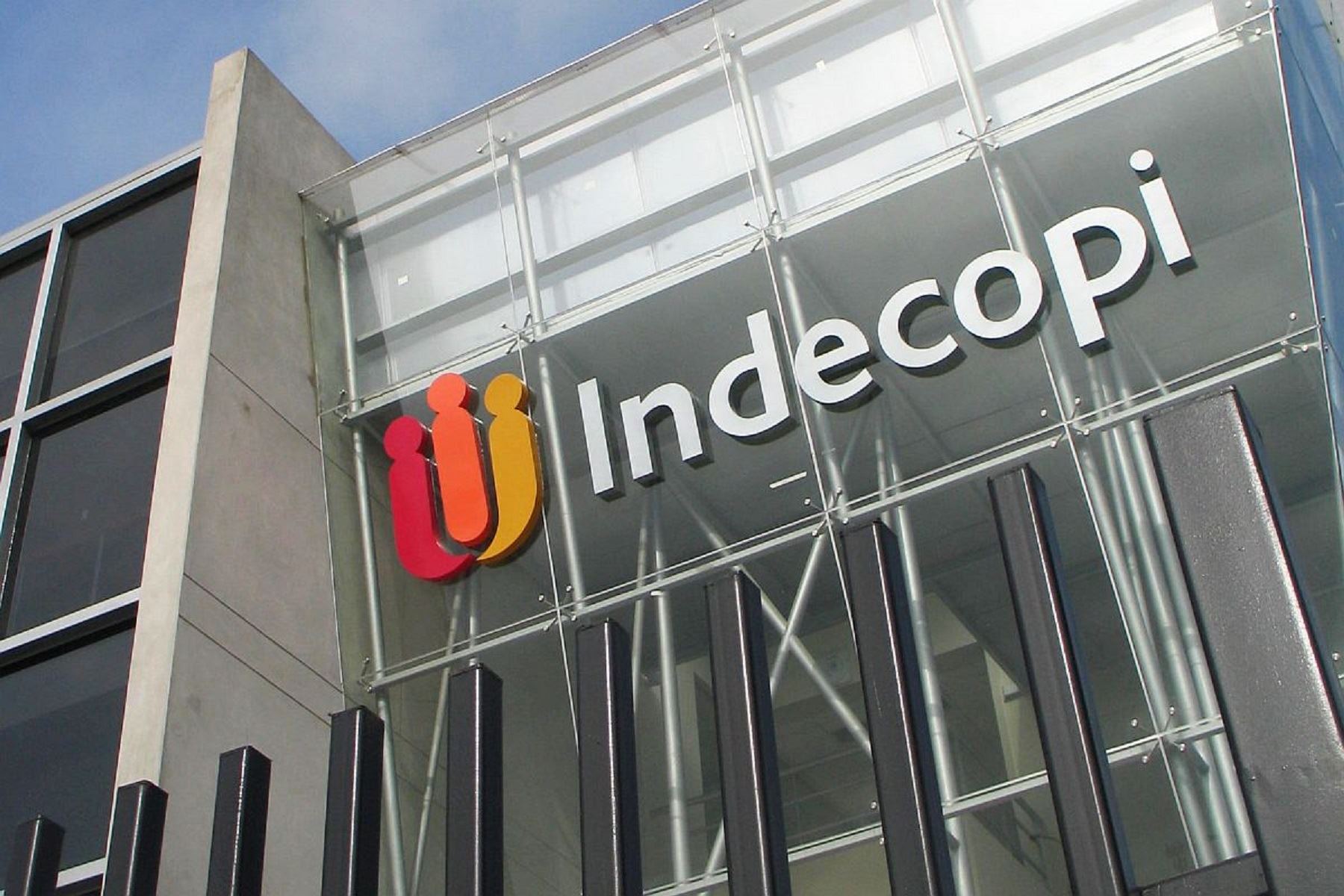 Indecopi confirma registro de dos marcas peruanas tras rechazar oposiciones de multinacionales McDonald's y Puma