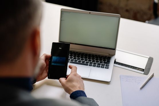 Billeteras digitales: la necesidad de operar con saldos en soles y dólares