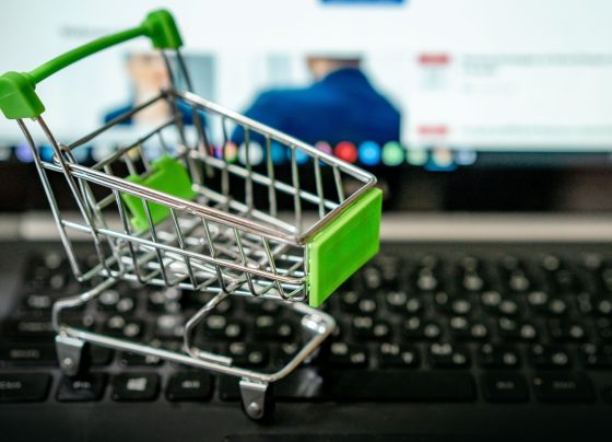¿Quieres generar ingresos extra? Seis recomendaciones para vender artículos usados de forma segura por redes sociales