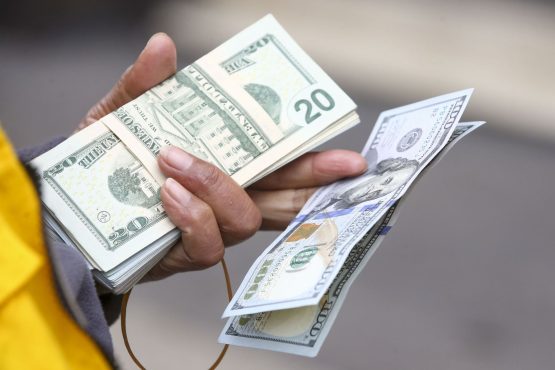 Mayor inversión minera podría contribuir a un dólar más bajo en Perú