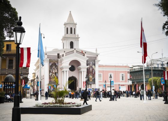 MEF plantea trasladar feriados a los viernes desde 2027 para impulsar turismo y productividad