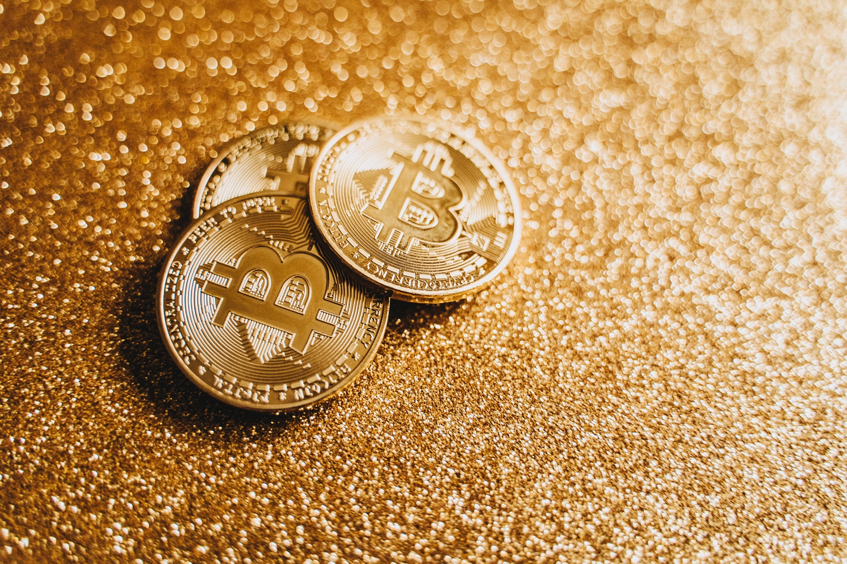 Bitcoin acelera su recuperación y supera los US$ 76,500
