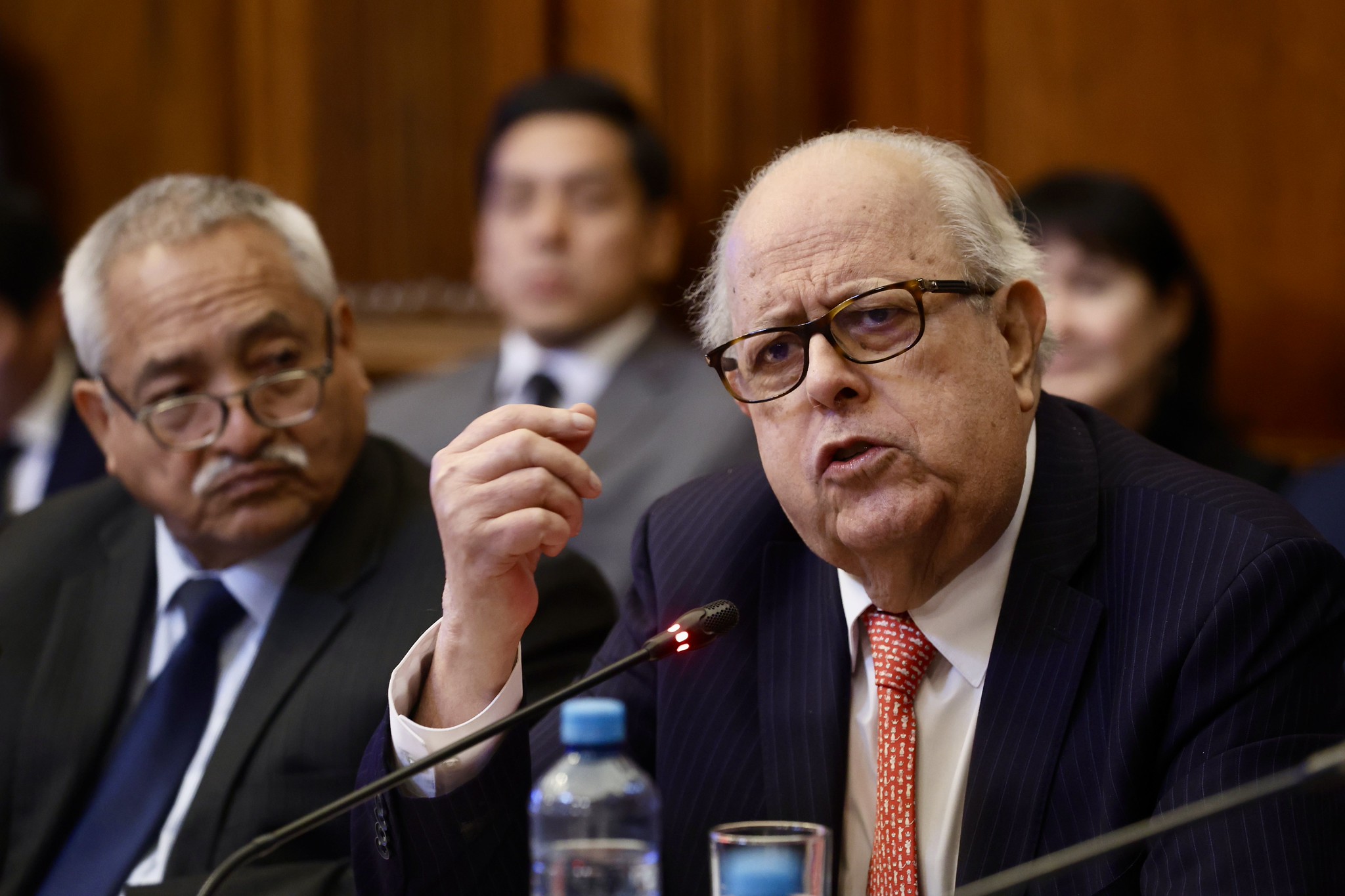 Julio Velarde plantea eliminar los topes a las tasas: ¿qué pasaría con los créditos más caros?