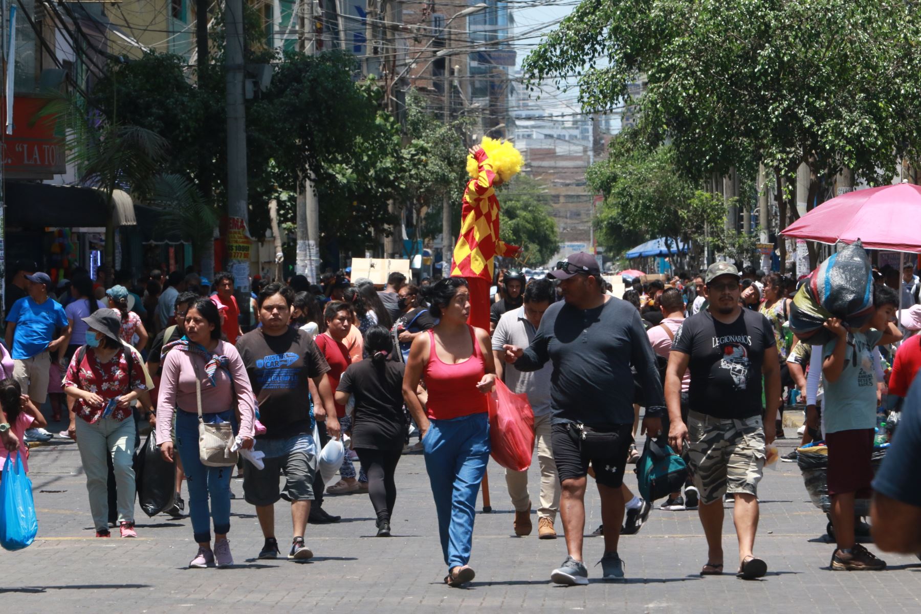 Ingreso promedio en Lima sube a S/2,308: ¿quiénes ganan más?