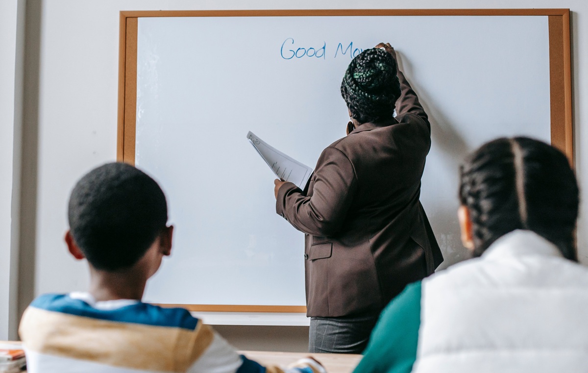 Colegios privados no pueden impedir que estudiantes rindan evaluaciones finales por deuda de pensiones